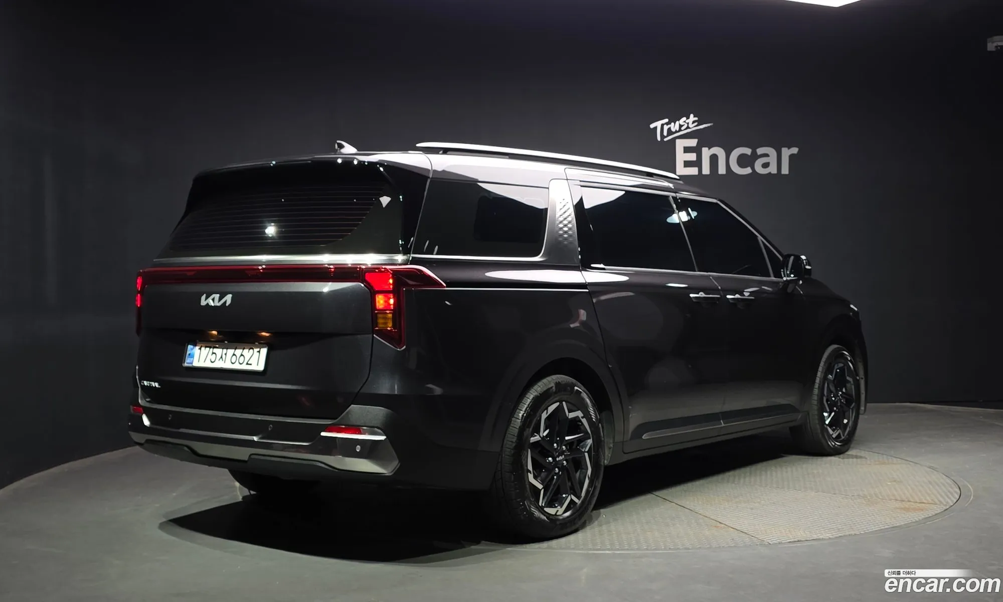 Kia Carnival 2024 KNANC81BBSS483041 — 31