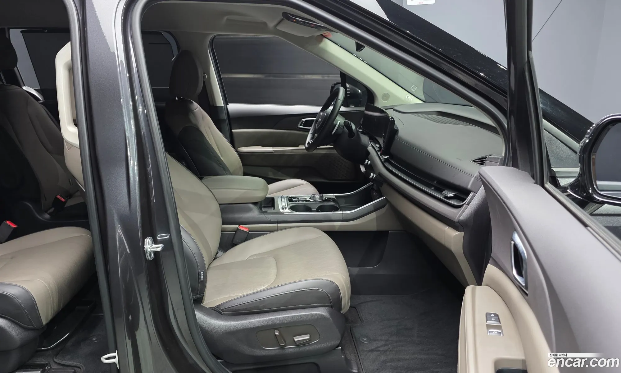 Kia Carnival 2024 KNANC81BBSS483041 — 4