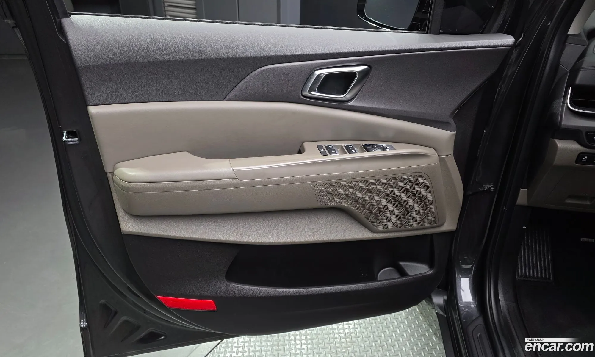 Kia Carnival 2024 KNANC81BBSS483041 — 7