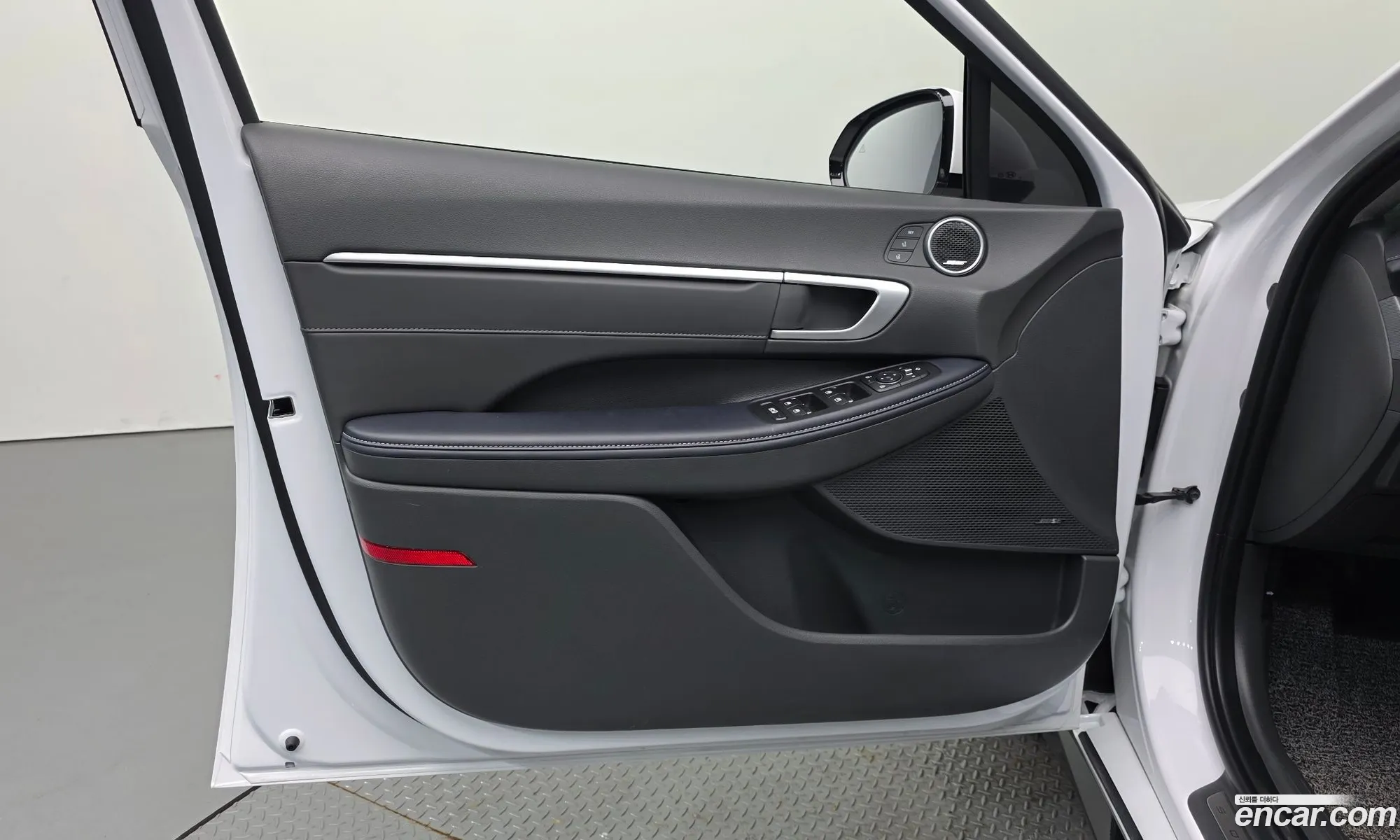 Hyundai Sonata the Edge Hybrid 2024 — 10