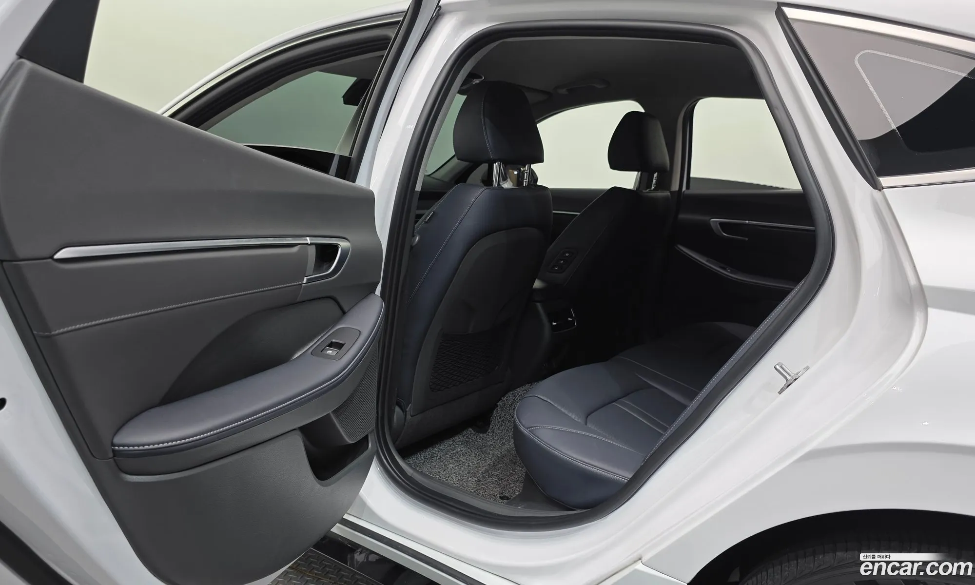 Hyundai Sonata the Edge Hybrid 2024 — 24