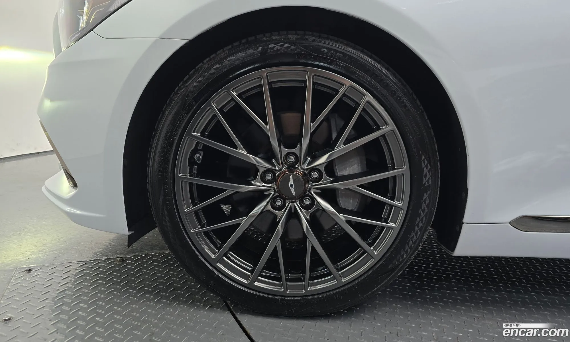 Hyundai Genesis DH 2014 — 19