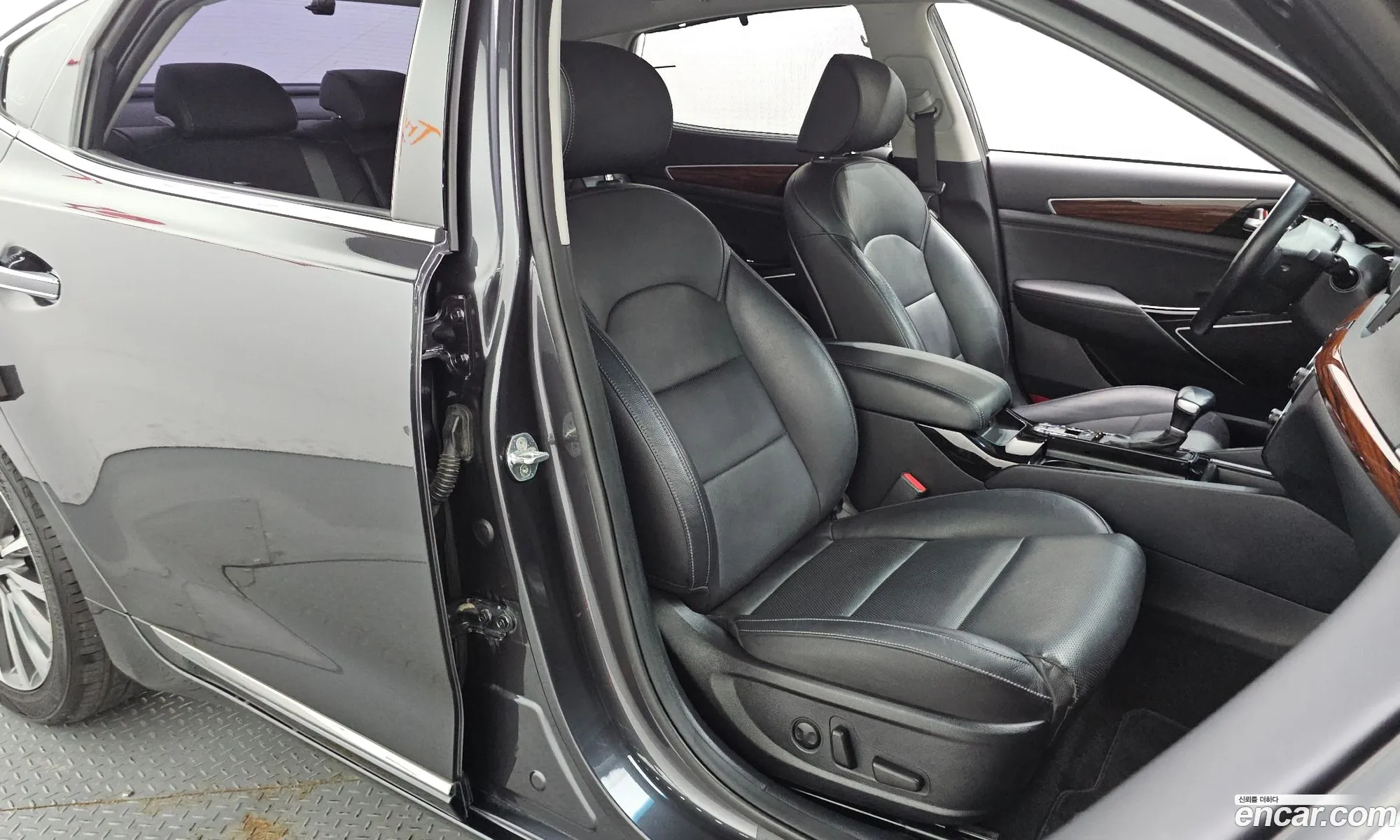 Kia K7 2016 KNALB415BGA052472 — 23