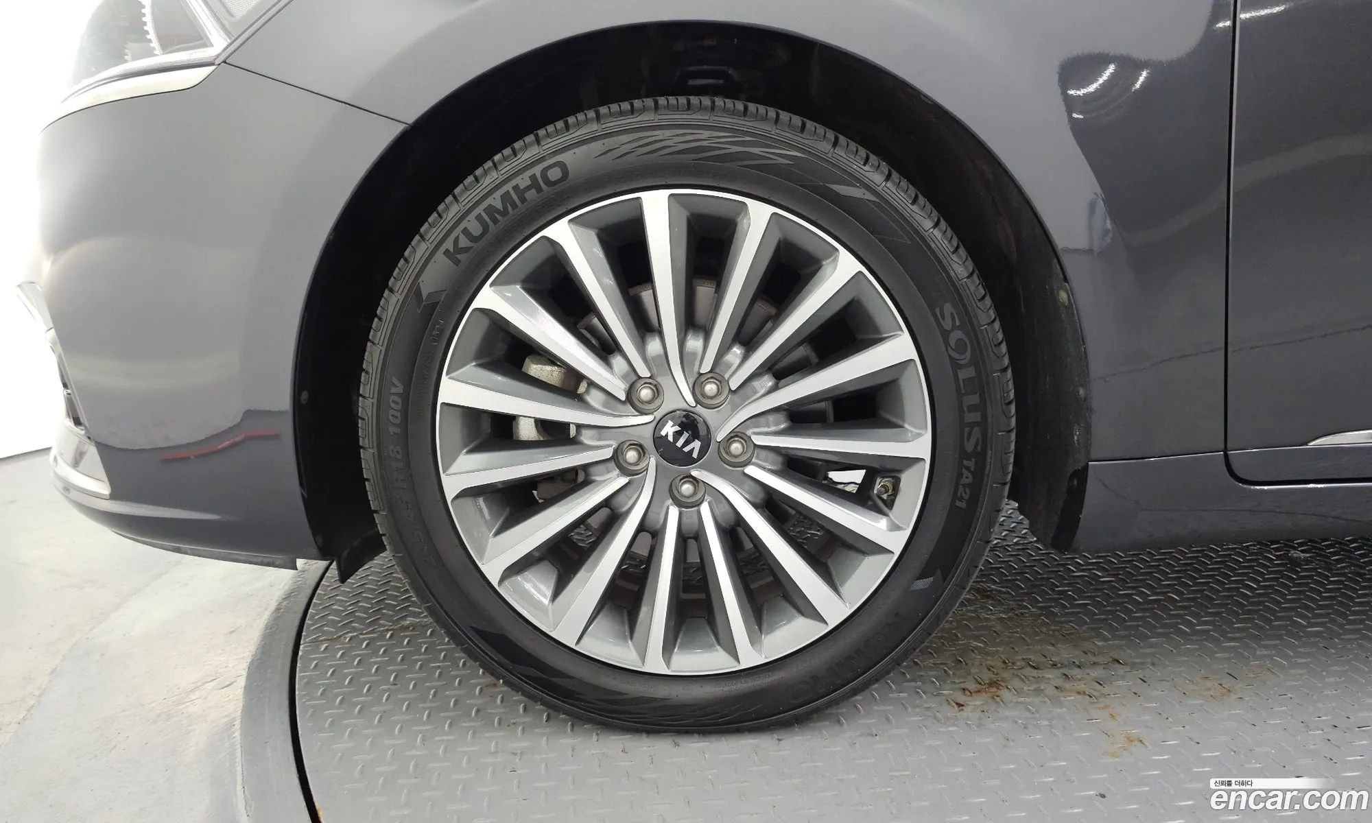 Kia K7 2016 KNALB415BGA052472 — 4