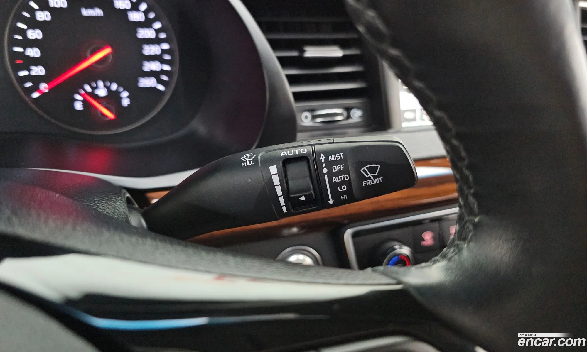 Kia K7 2016 KNALB415BGA052472 — 26
