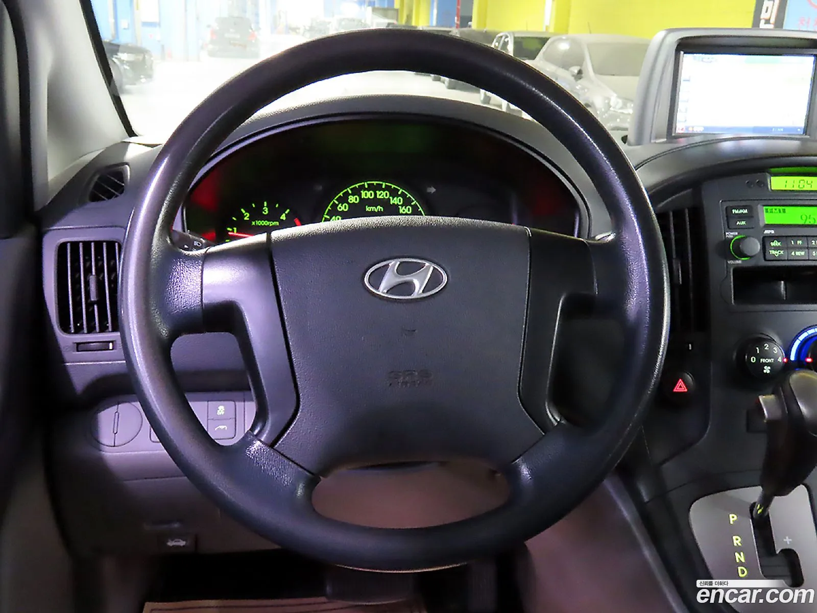 Hyundai Grand Starex 2015 — 19