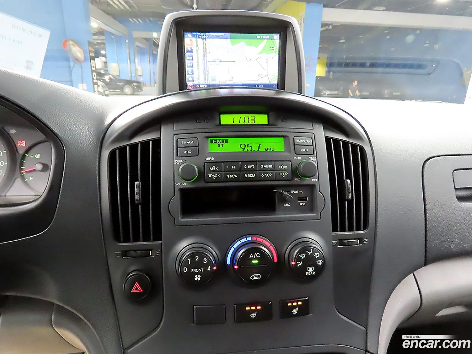 Hyundai Grand Starex 2015 — 16