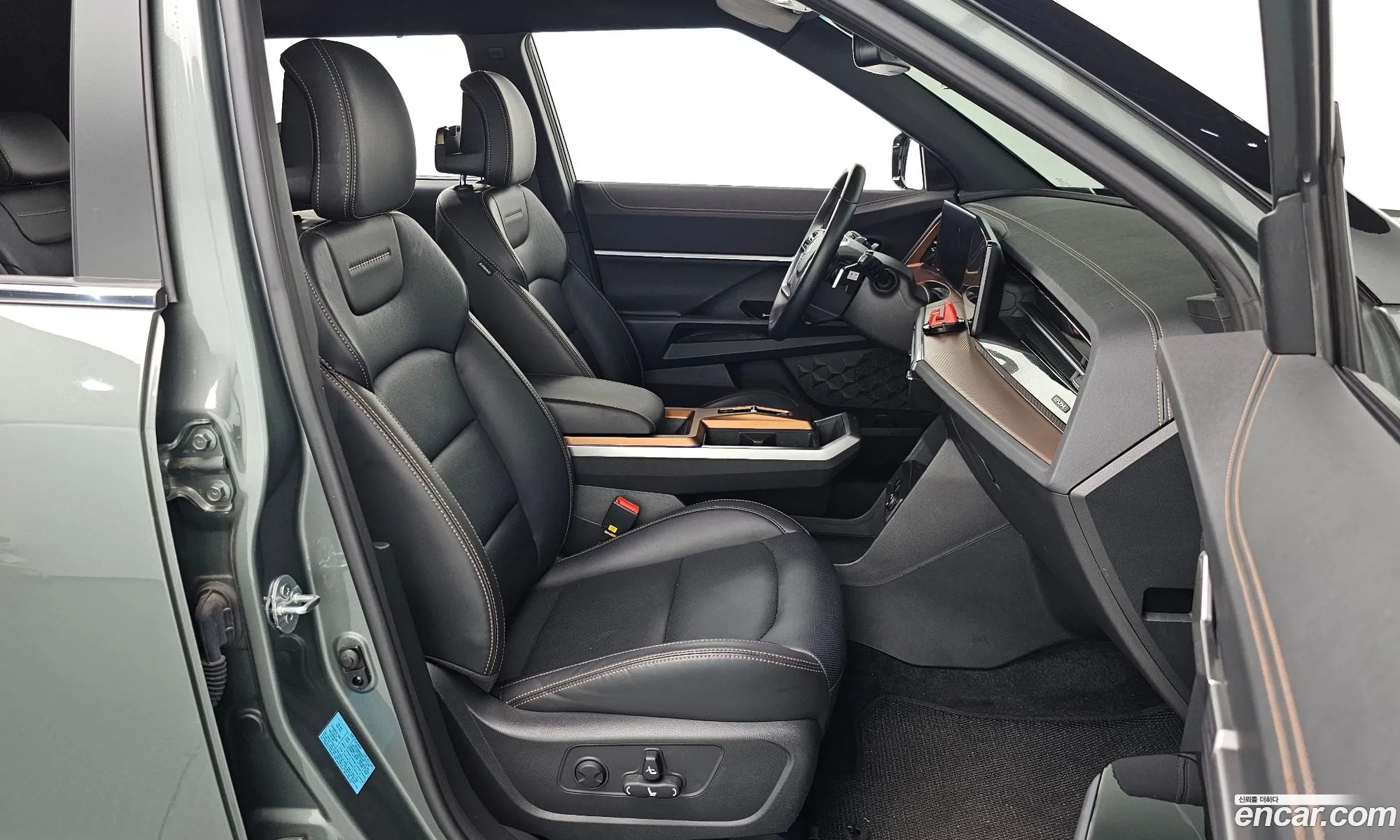 KG Mobility (SsangYong) Torres EVX 2023 — 10