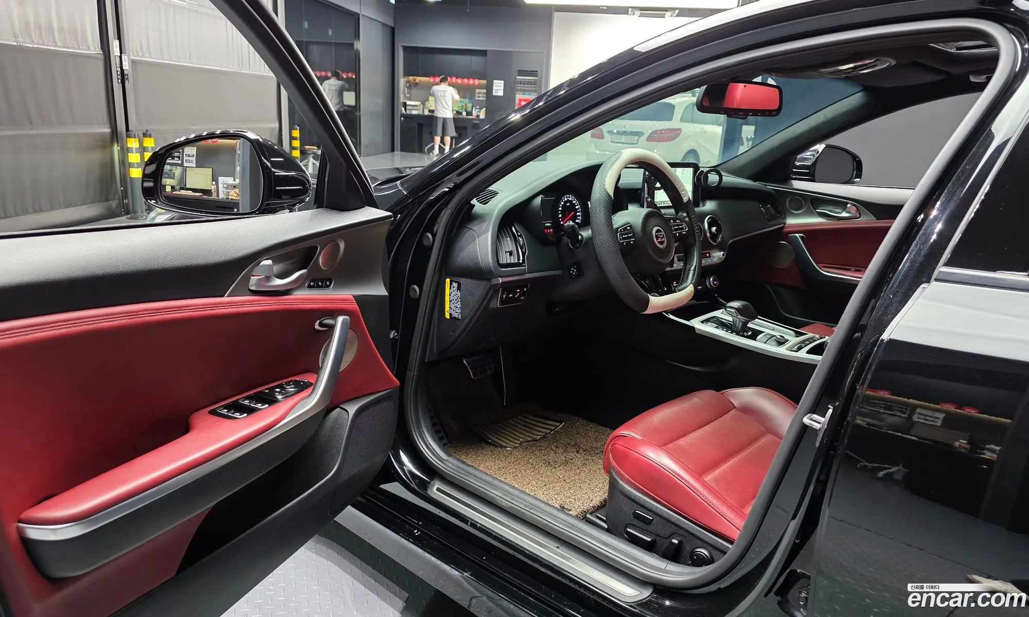 Kia Stinger 2017 KNAE751CDJS005695 — 10