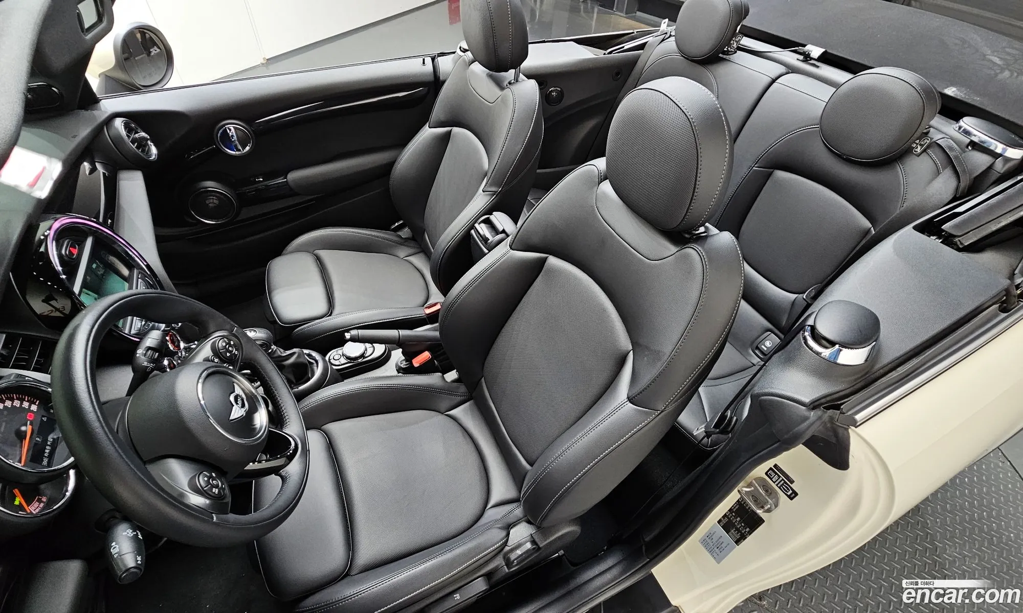Mini Cooper Convertible 2017 WMWWG5102J3A80290 — 17