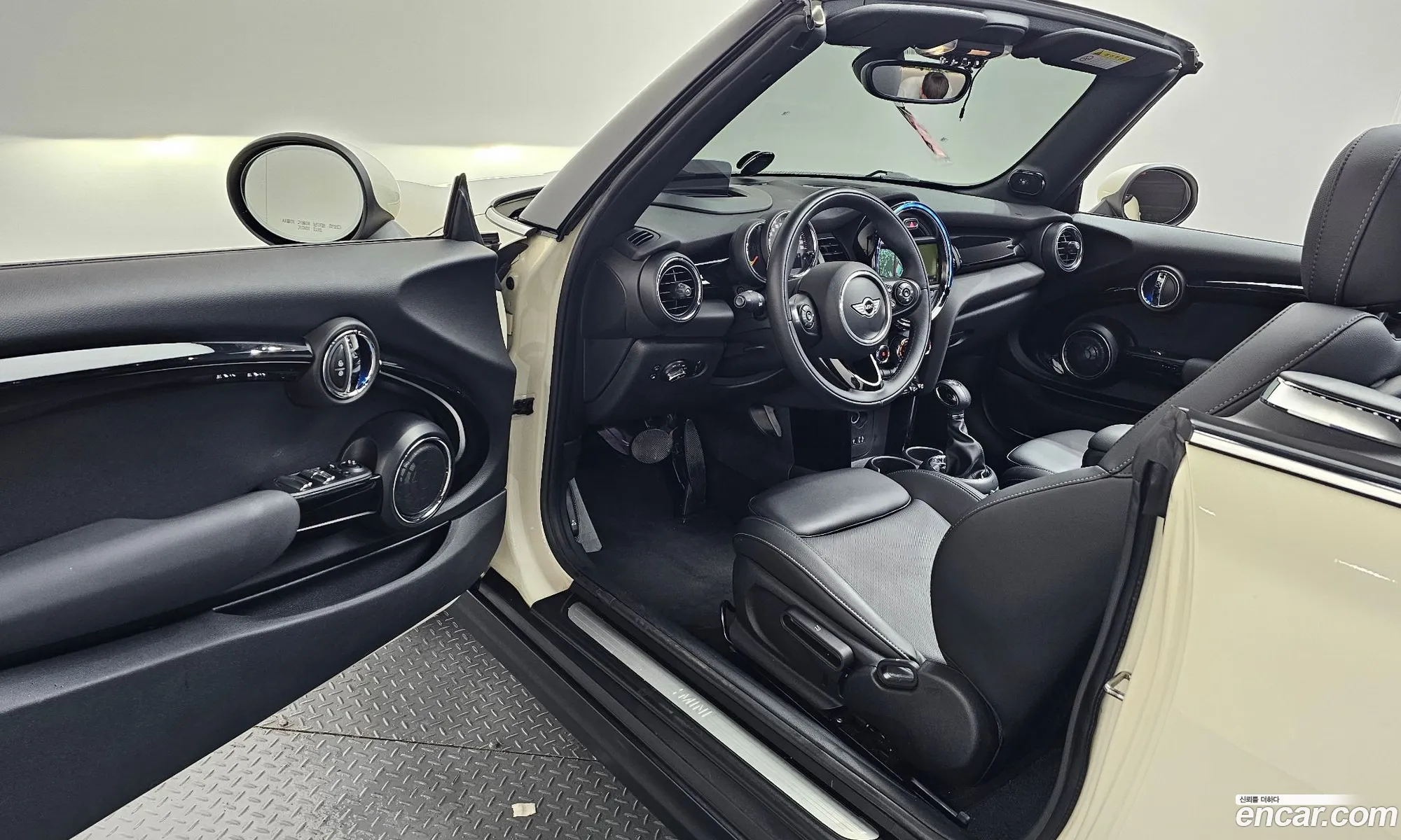 Mini Cooper Convertible 2017 WMWWG5102J3A80290 — 19