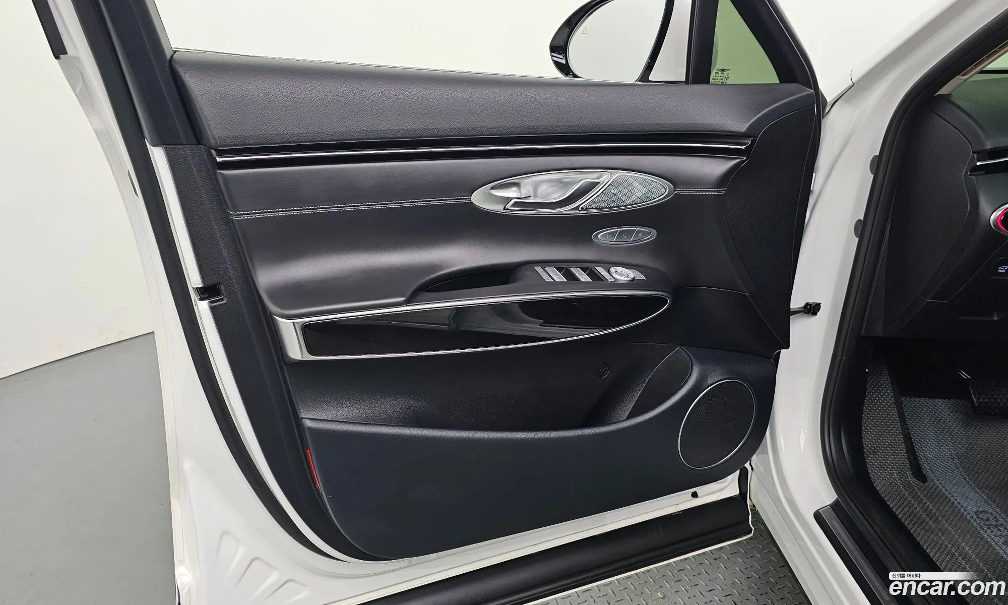 Genesis GV70 2022 KMTMA81BBNU070221 — 16
