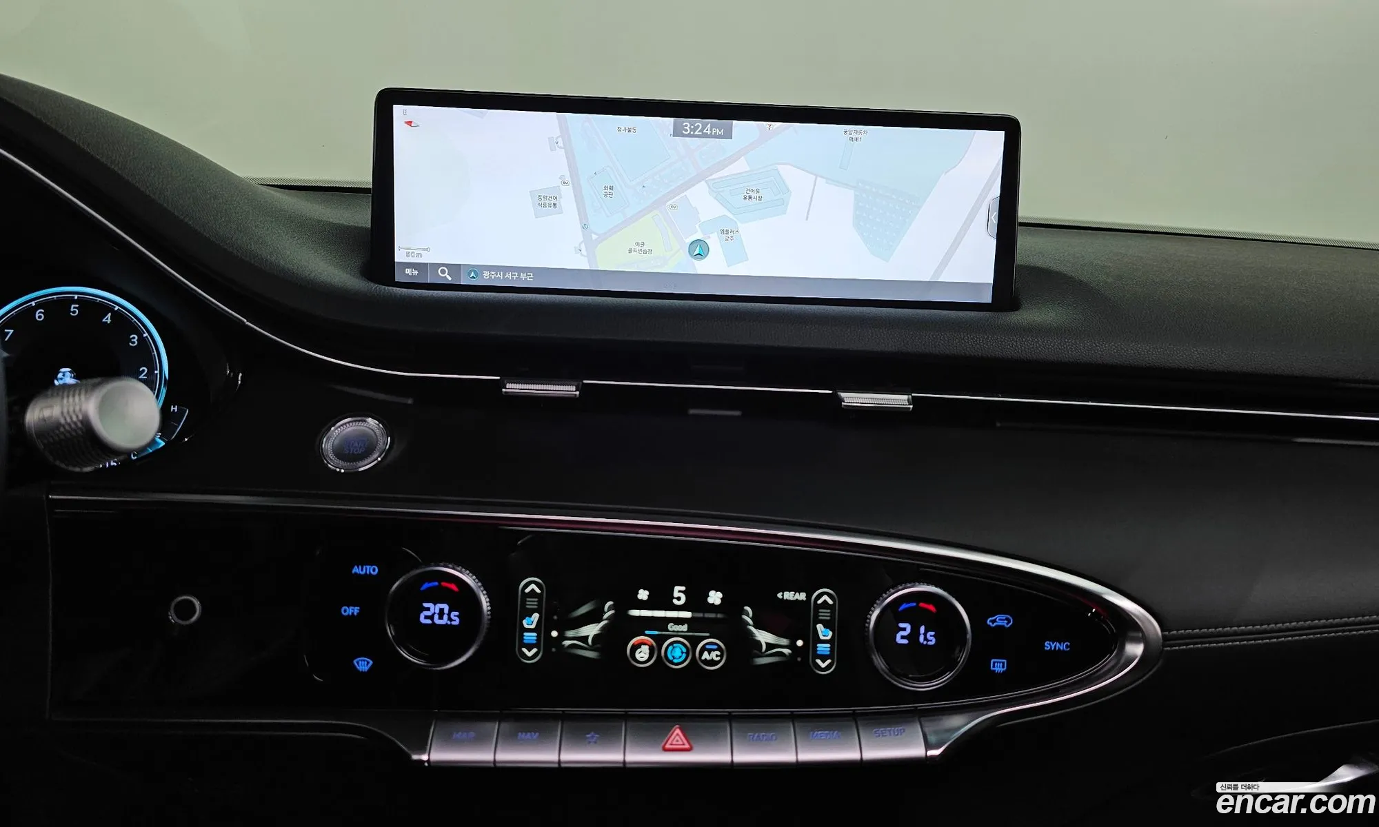 Genesis GV70 2022 KMTMA81BBNU070221 — 2