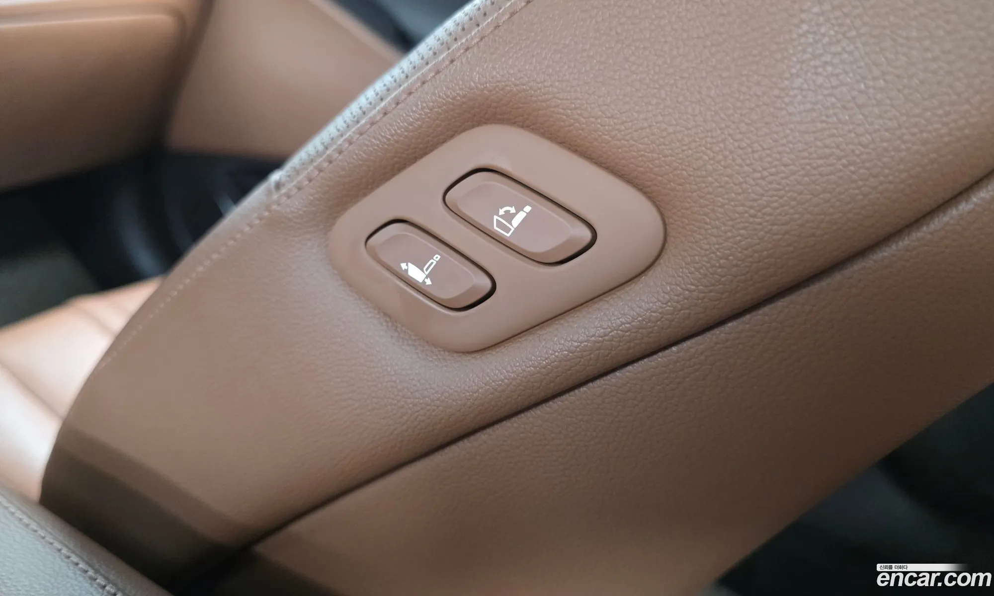 Genesis G80 2020 KMTGB41CBMU051902 — 12