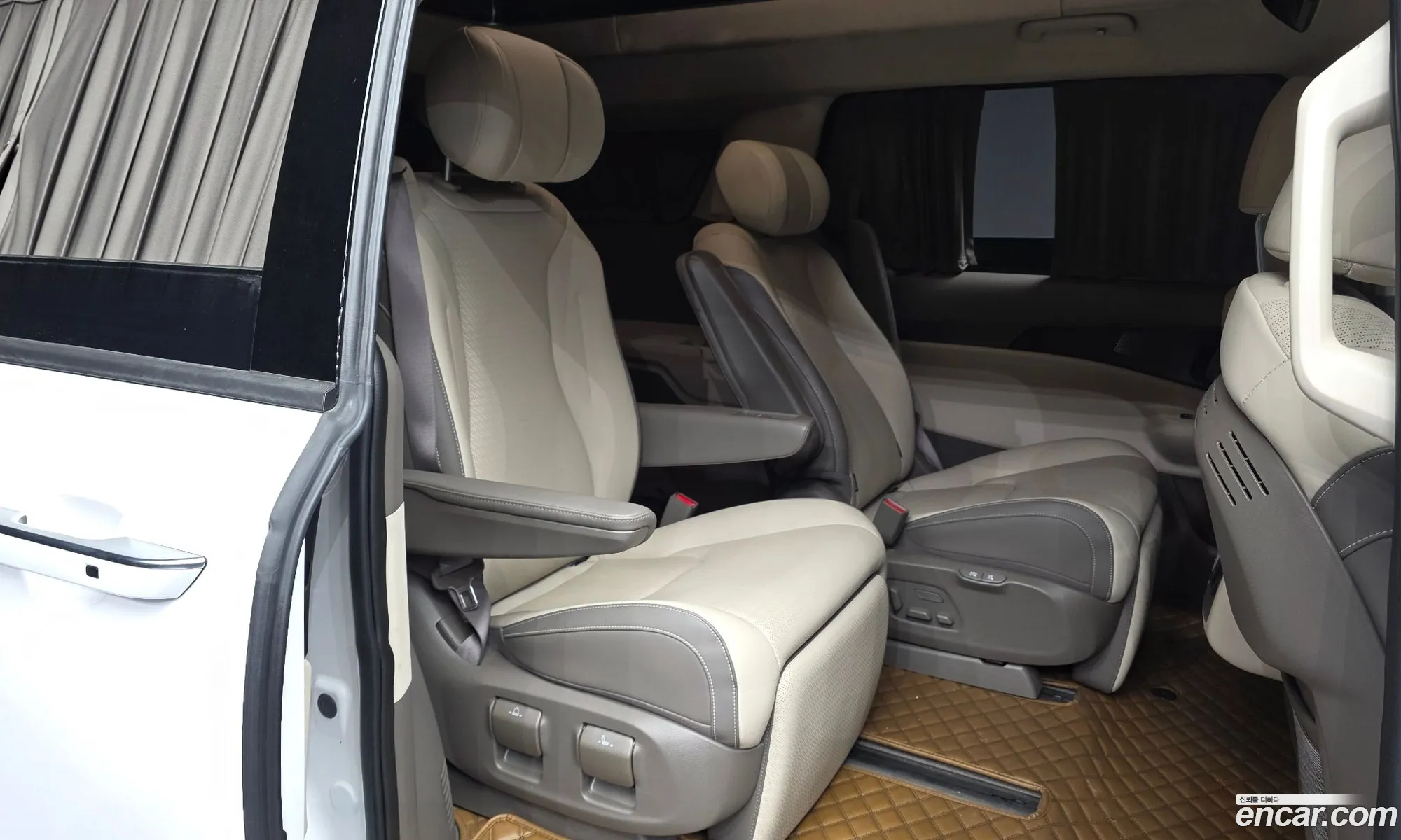 Kia Carnival 2024 KNANE813BRS428373 — 14