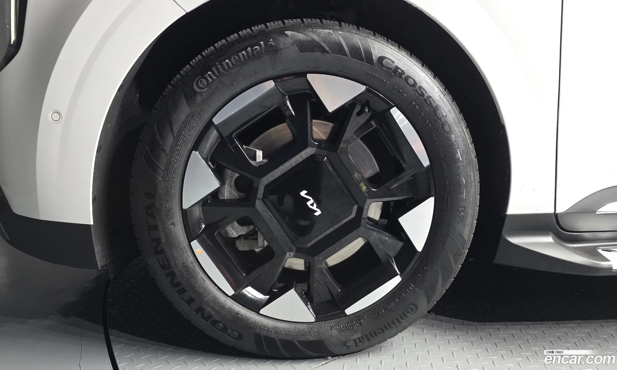 Kia Carnival 2024 KNANE813BRS428373 — 4
