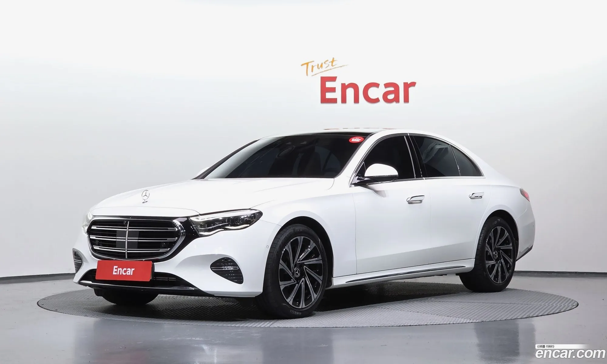Mercedes-Benz E-Class W214 2024 — 28