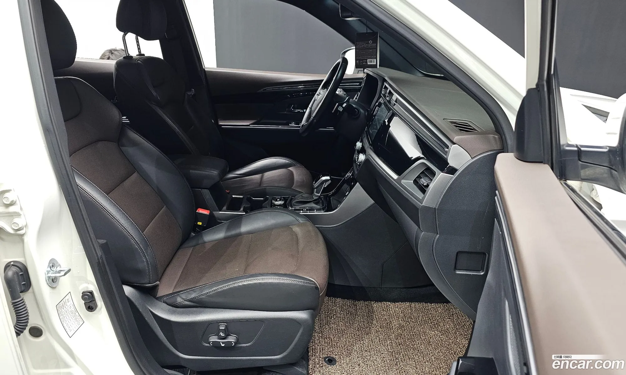 KG Mobility (SsangYong) Beautiful Korando 2019 KPBAH3AP1KP003564 — 11