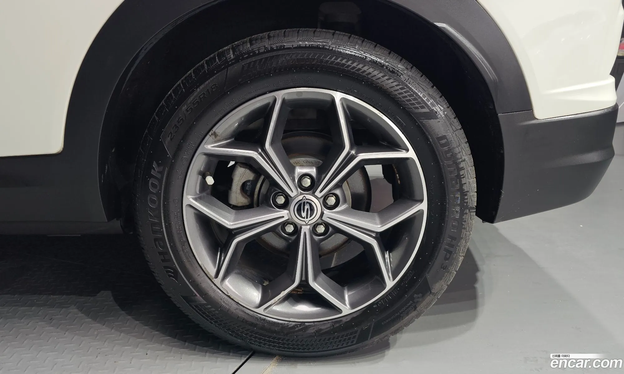 KG Mobility (SsangYong) Beautiful Korando 2019 KPBAH3AP1KP003564 — 31