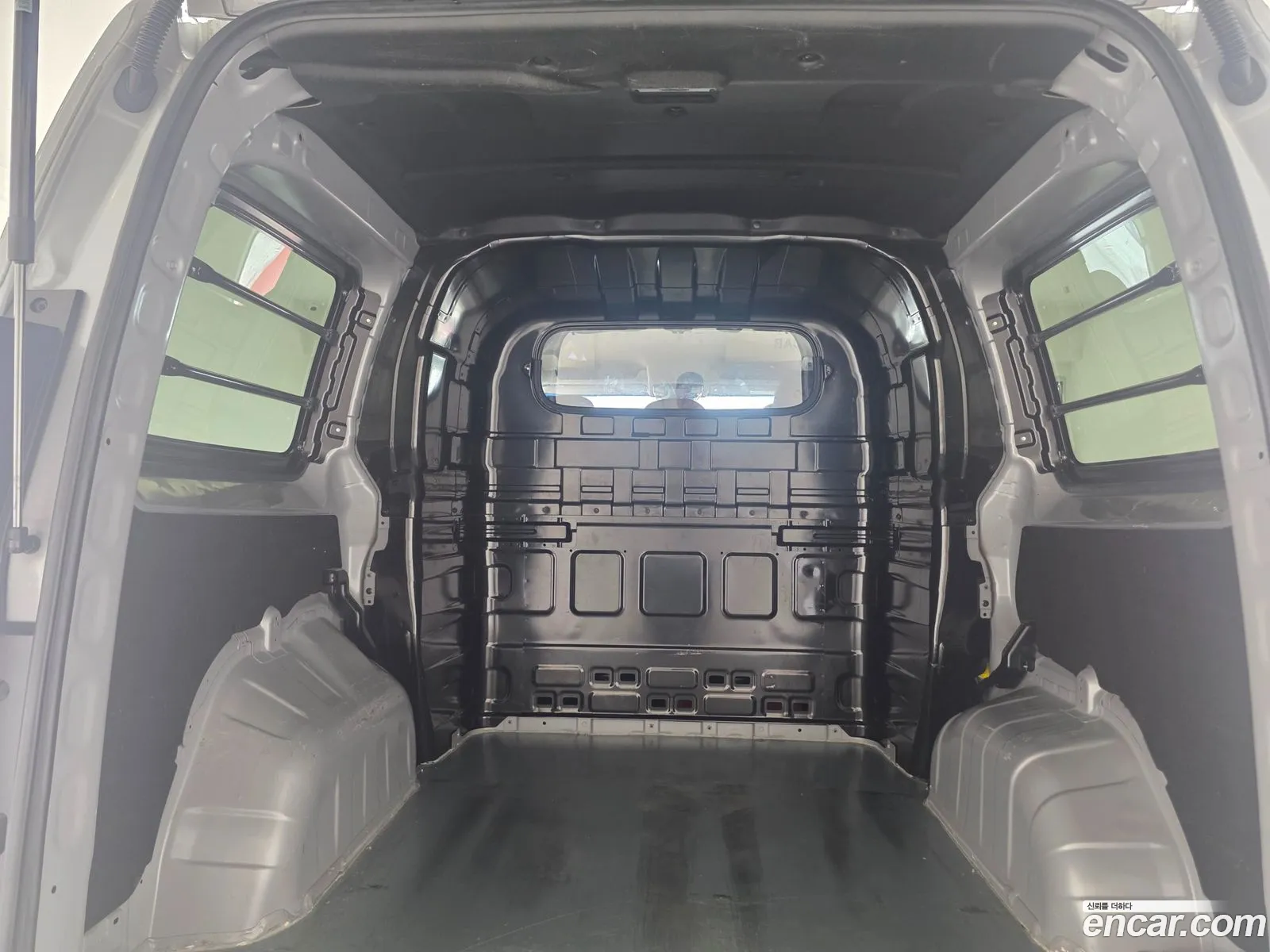 Hyundai Staria 2024 — 4