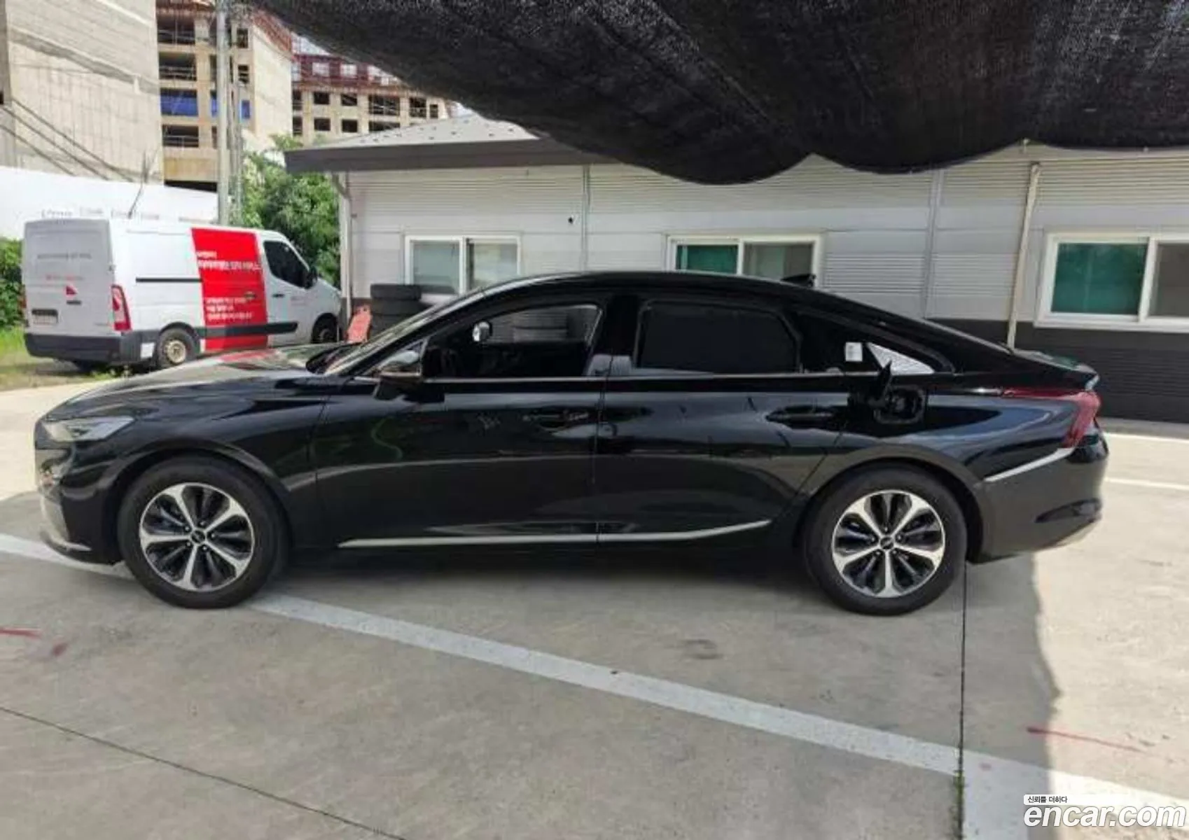 Kia K8 Hybrid 2023 — 10