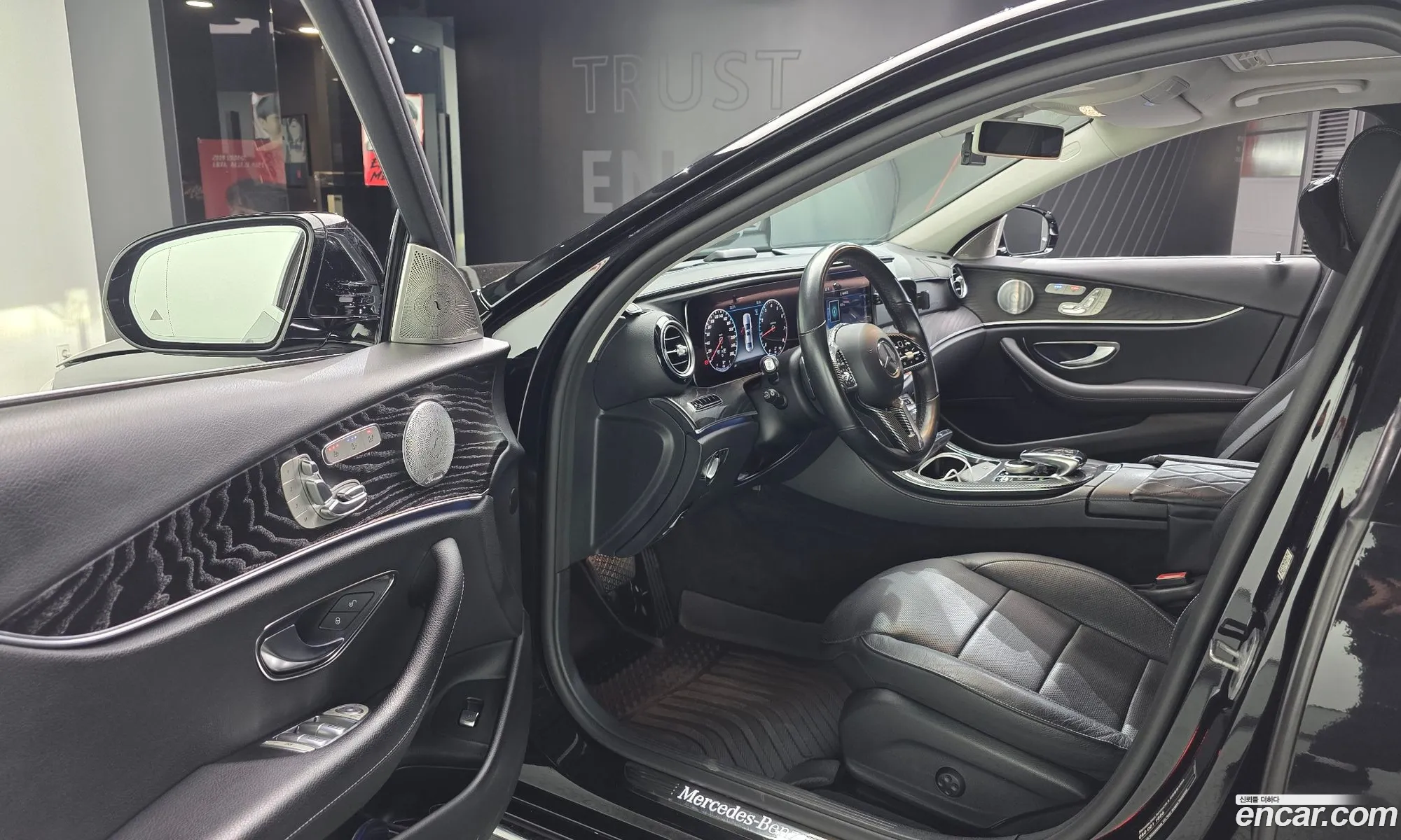 Mercedes-Benz E-Class W213 2019 WDDZF4KB3KA637317 — 8