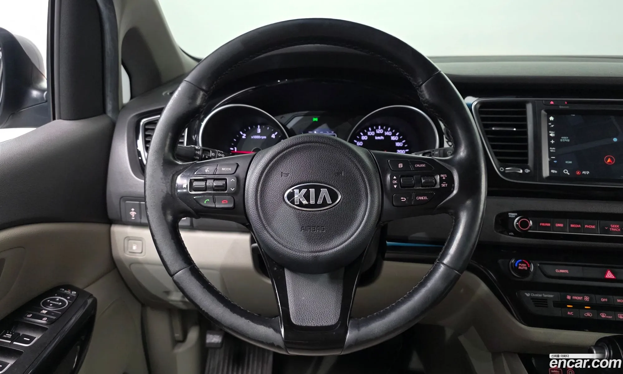 Kia Carnival 2014 — 13