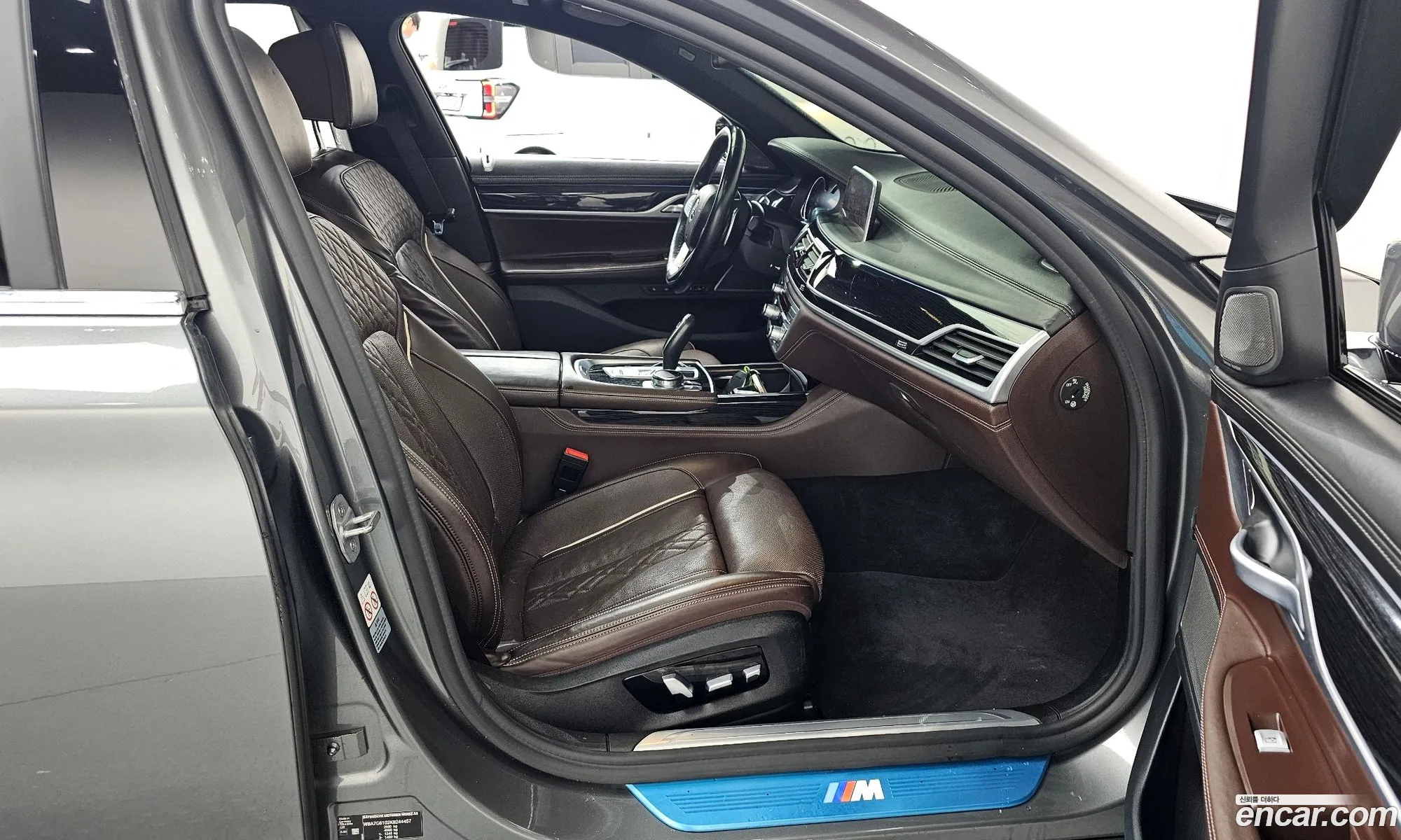 BMW 7 Series 2019 WBA7G6102KB244457 — 28