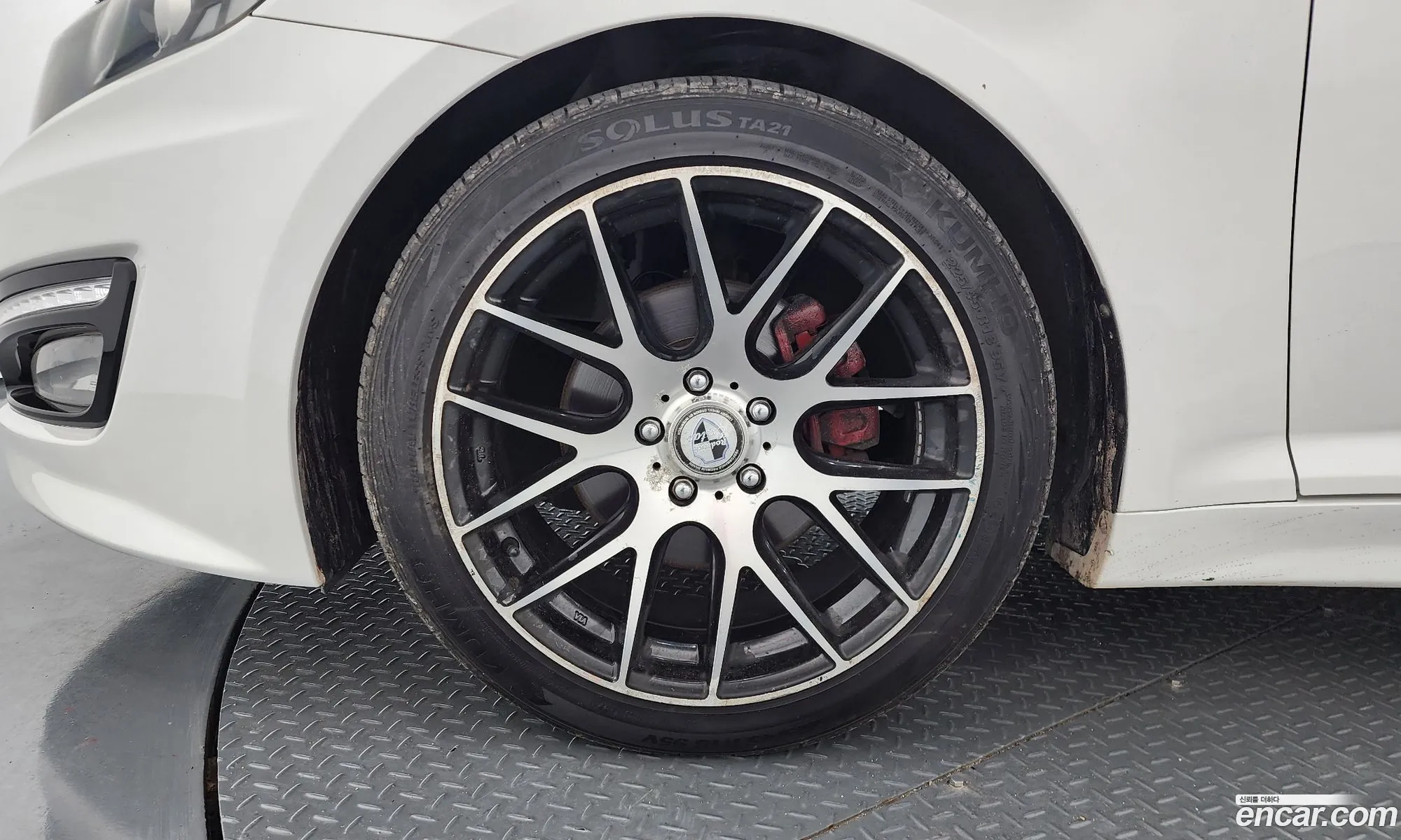 Kia K5 2012 KNAGN416BDA341404 — 26