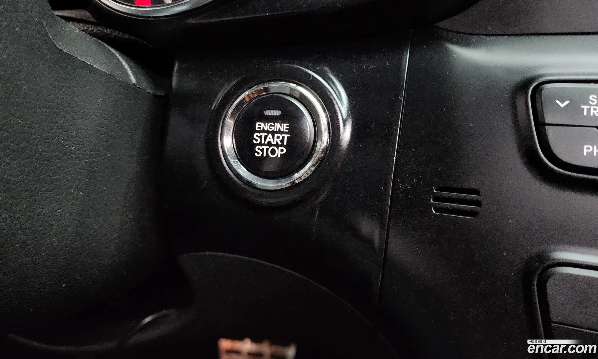 Kia K5 2012 KNAGN416BDA341404 — 31