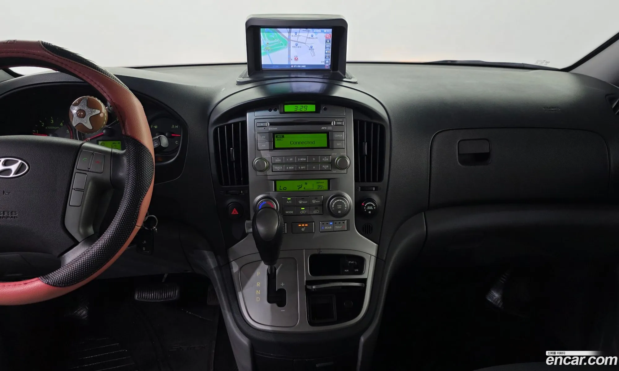 Hyundai Grand Starex 2013 — 24