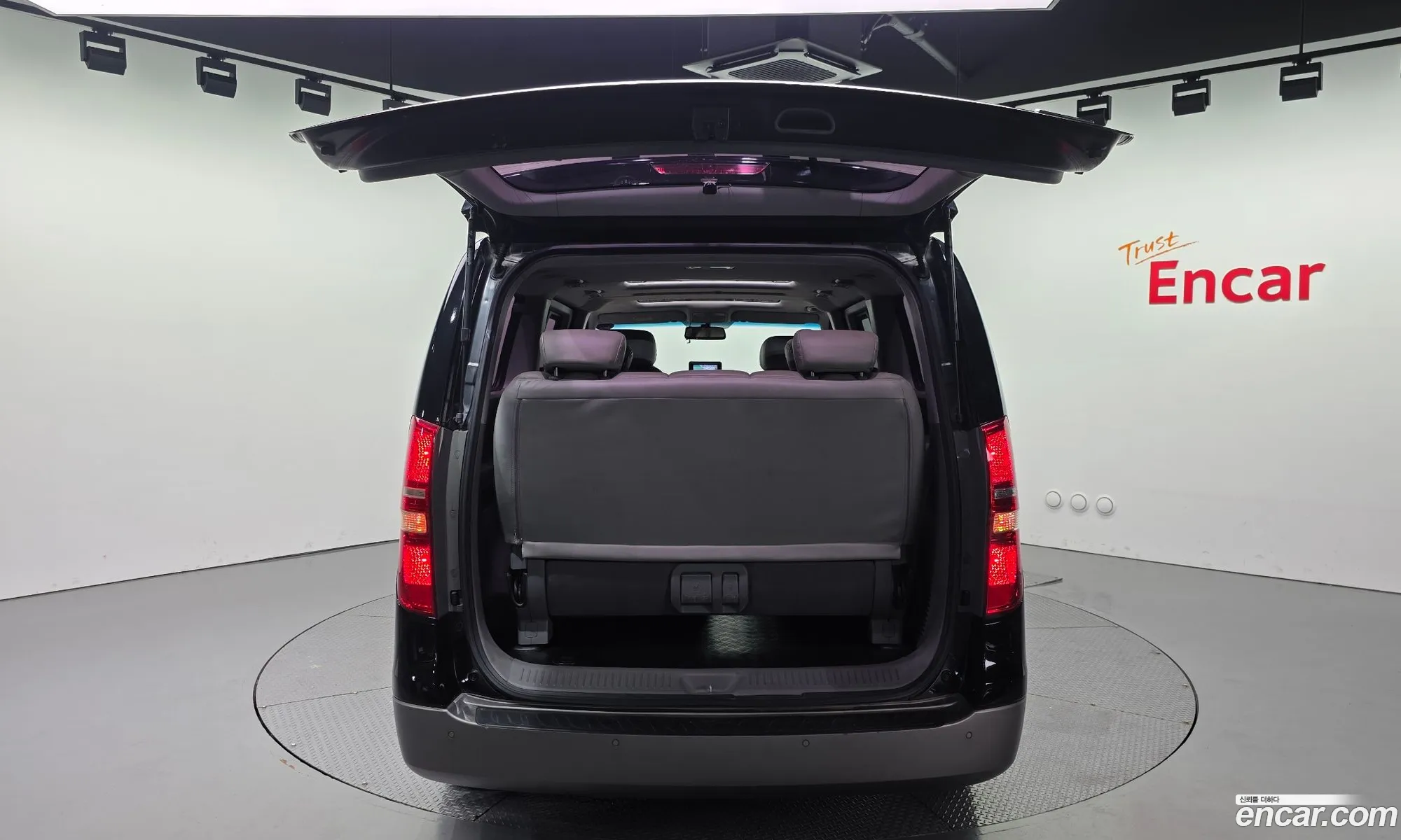 Hyundai Grand Starex 2013 — 20
