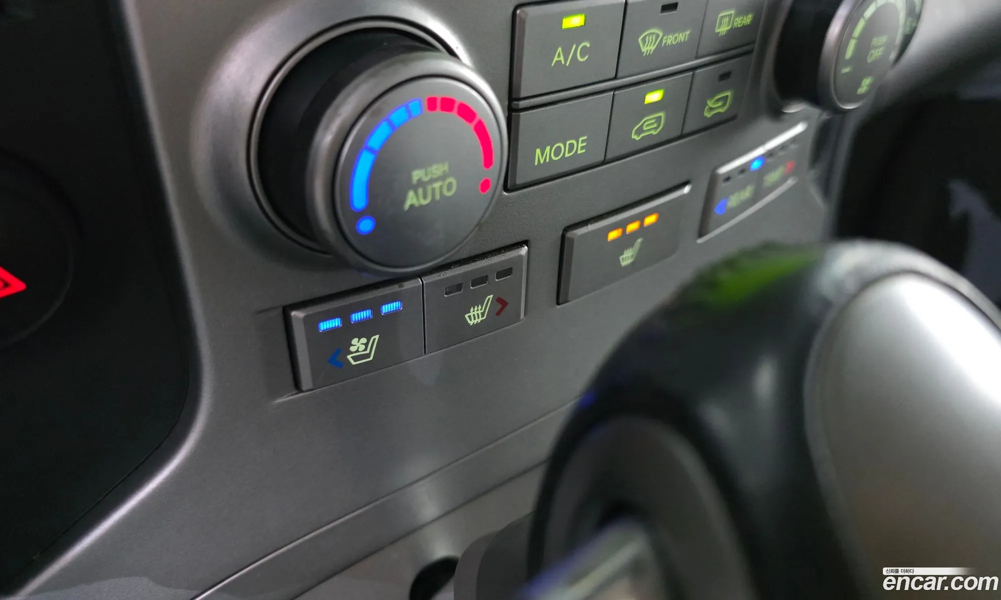 Hyundai Grand Starex 2013 — 29