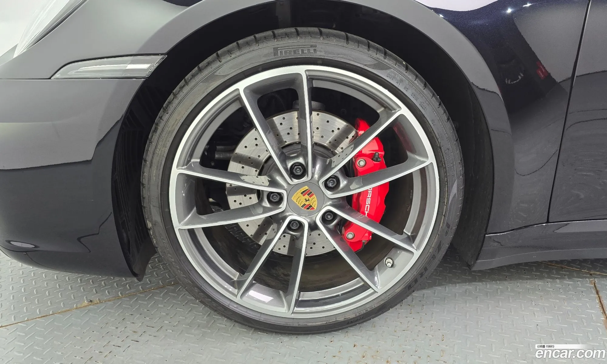 Porsche 911 2020 — 18