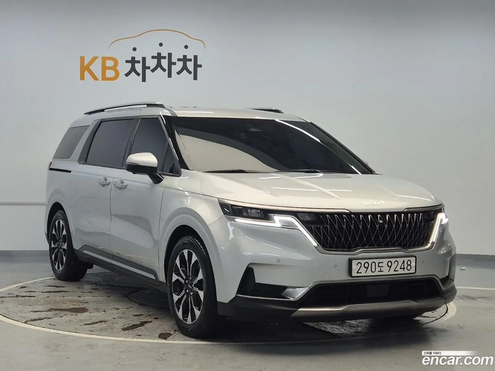 Kia Carnival 2022 — 17