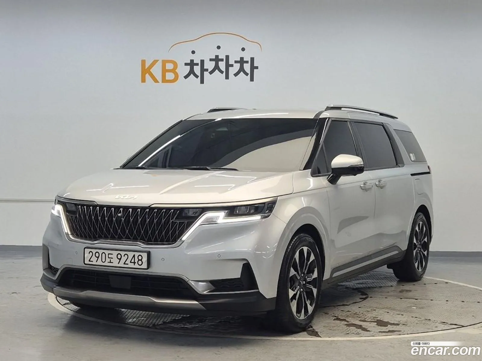 Kia Carnival 2022 — 18