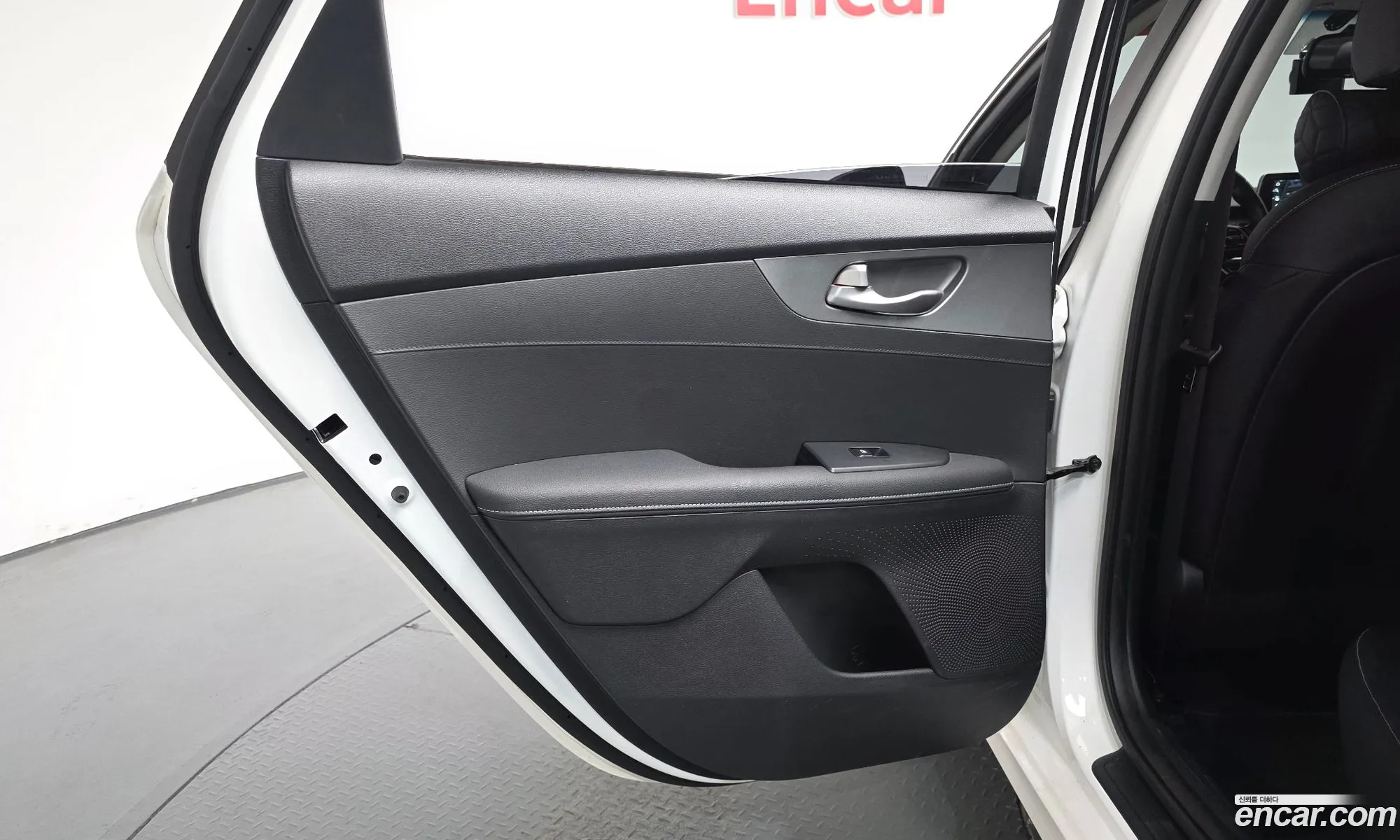 Kia K3 2019 KNAF241BELA871404 — 29