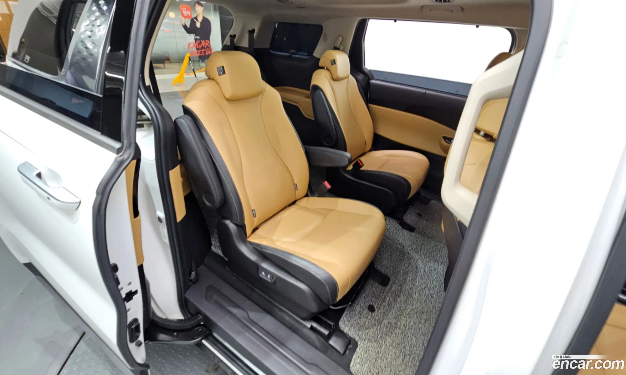 Kia Carnival 2020 KNANC81BBMS028006 — 14