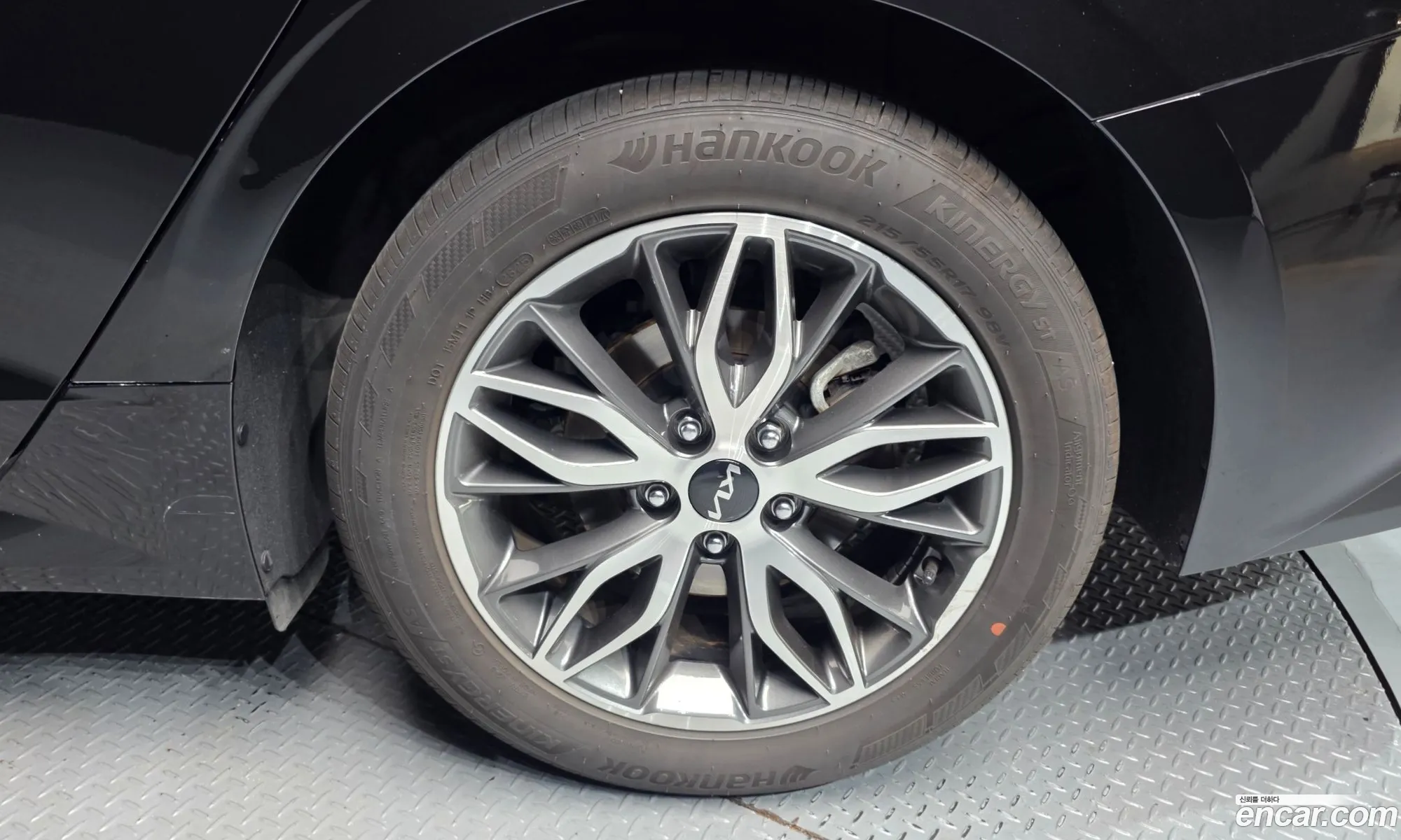 Kia K5 2023 KNAG241ABPA229738 — 32