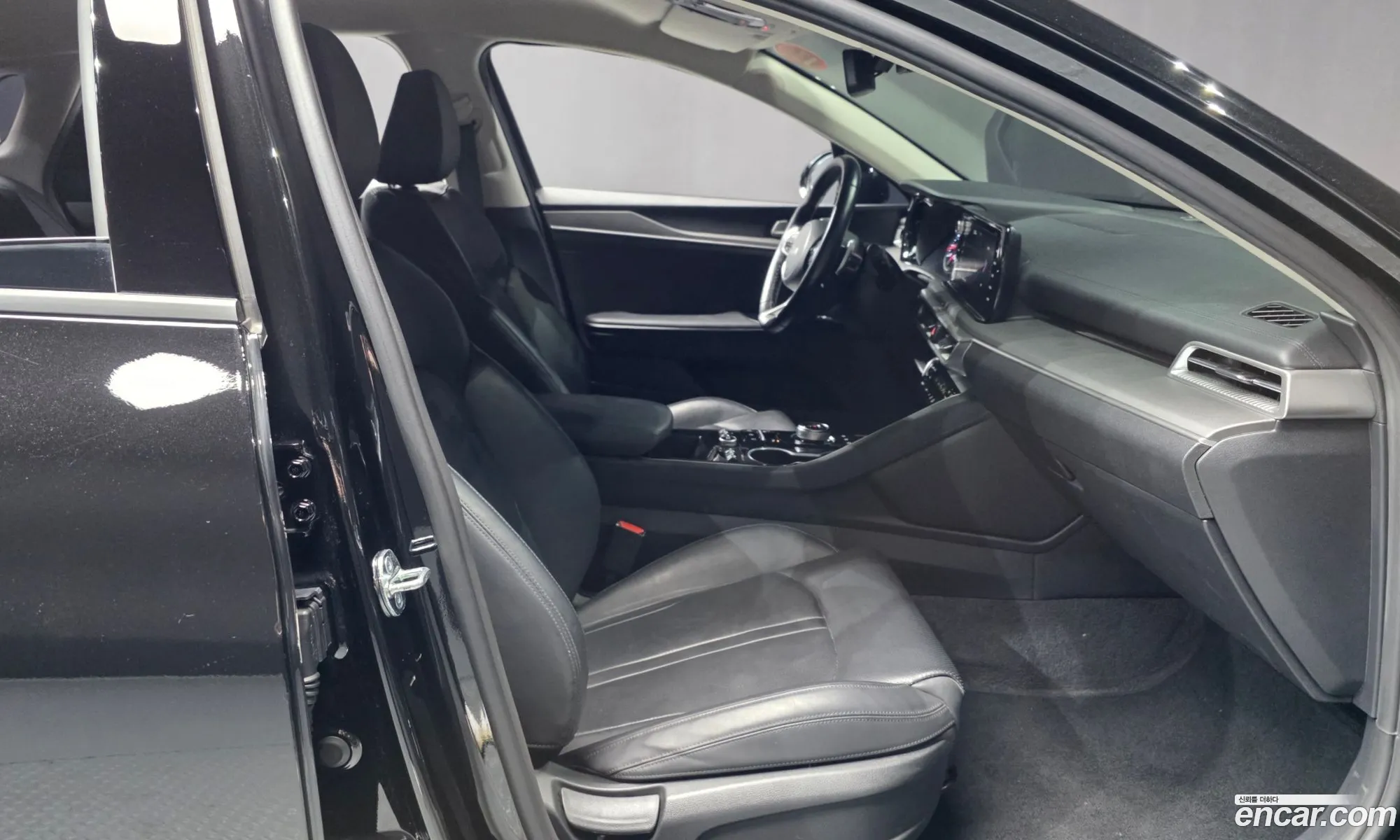 Kia K5 2023 KNAG241ABPA229738 — 18