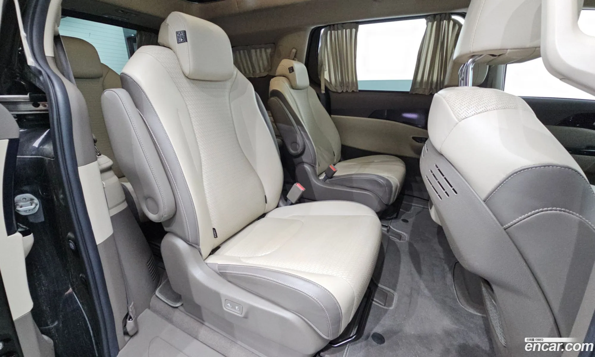 Kia Carnival 2021 KNANE81BBMS062010 — 6