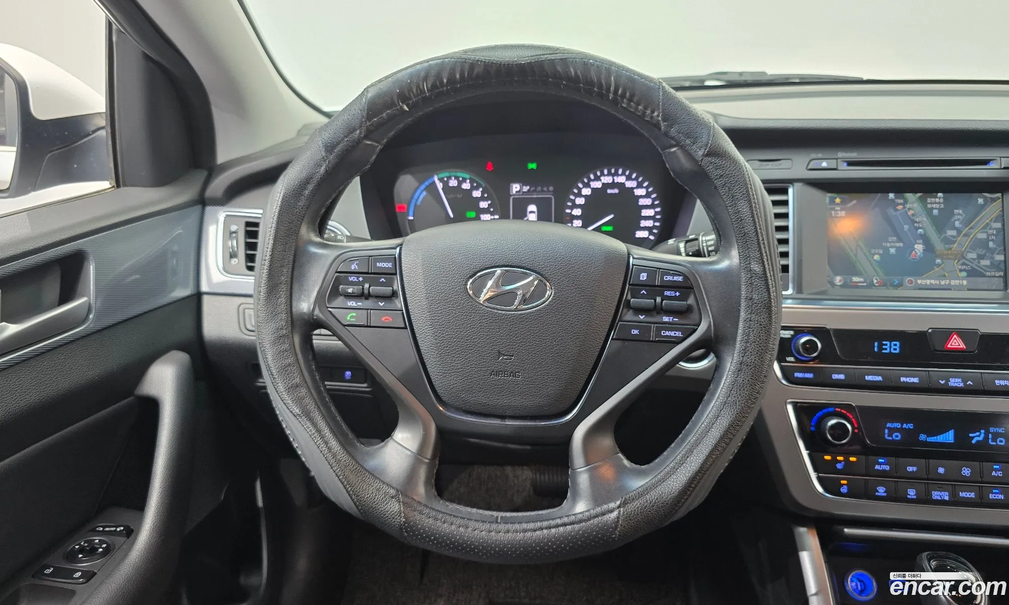 Hyundai LF Sonata Hybrid 2015 — 9