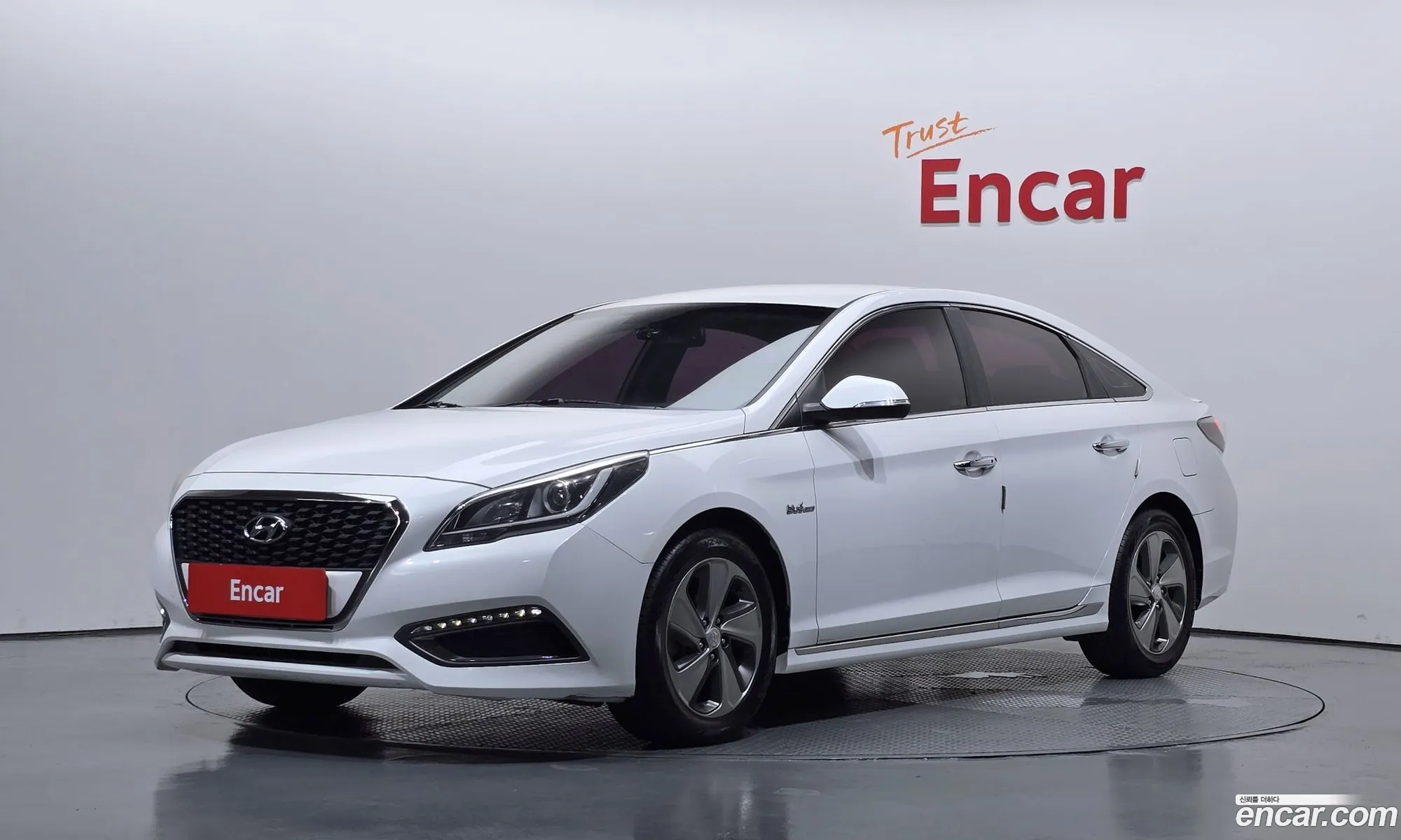 Hyundai LF Sonata Hybrid 2015 — 11