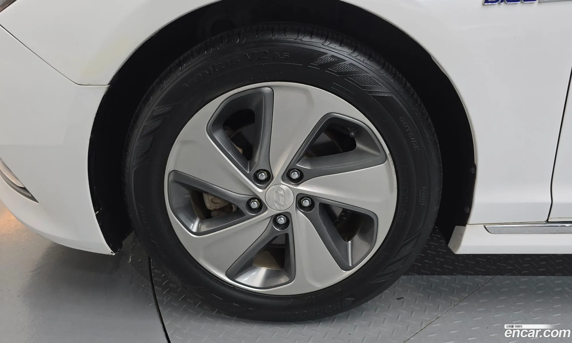Hyundai LF Sonata Hybrid 2015 — 12