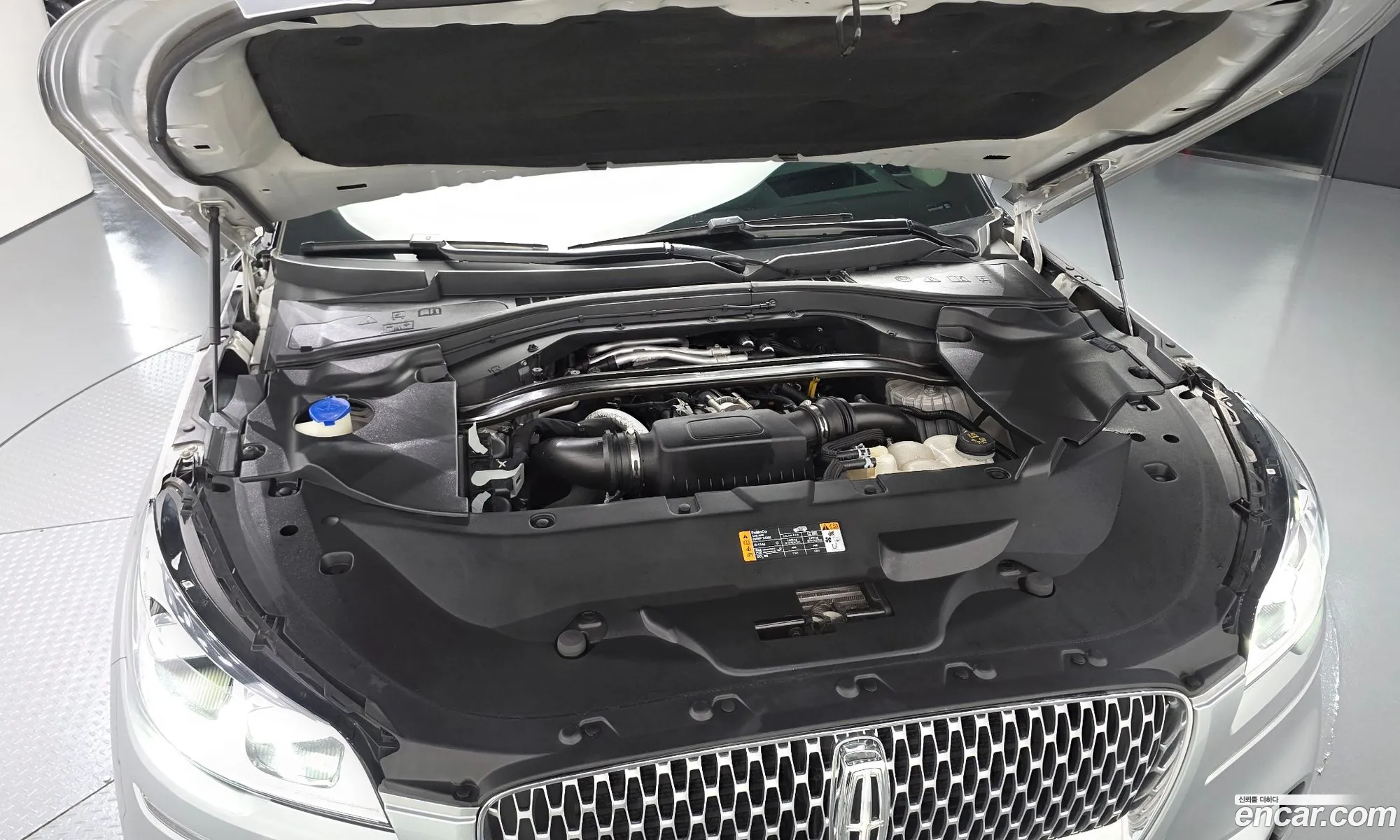 Lincoln Aviator 2020 5LM5J7XC4LGL34032 — 21