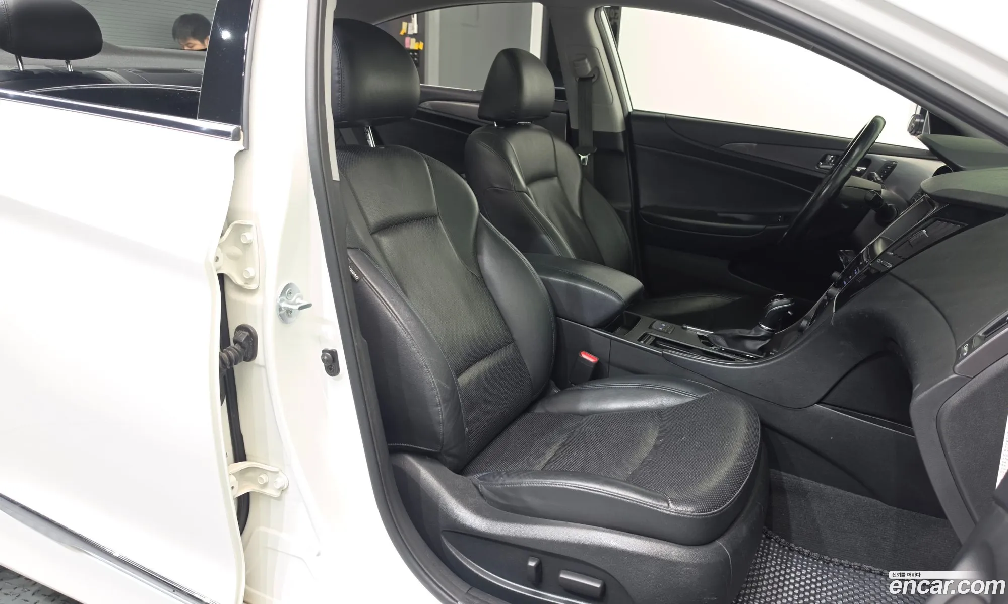 Hyundai Sonata Hybrid 2014 KMHEC415BEA102951 — 20