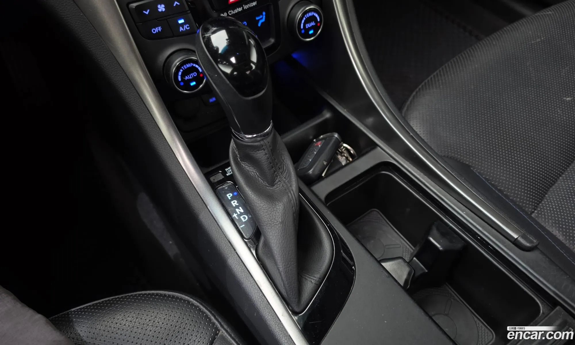 Hyundai Sonata Hybrid 2014 KMHEC415BEA102951 — 11