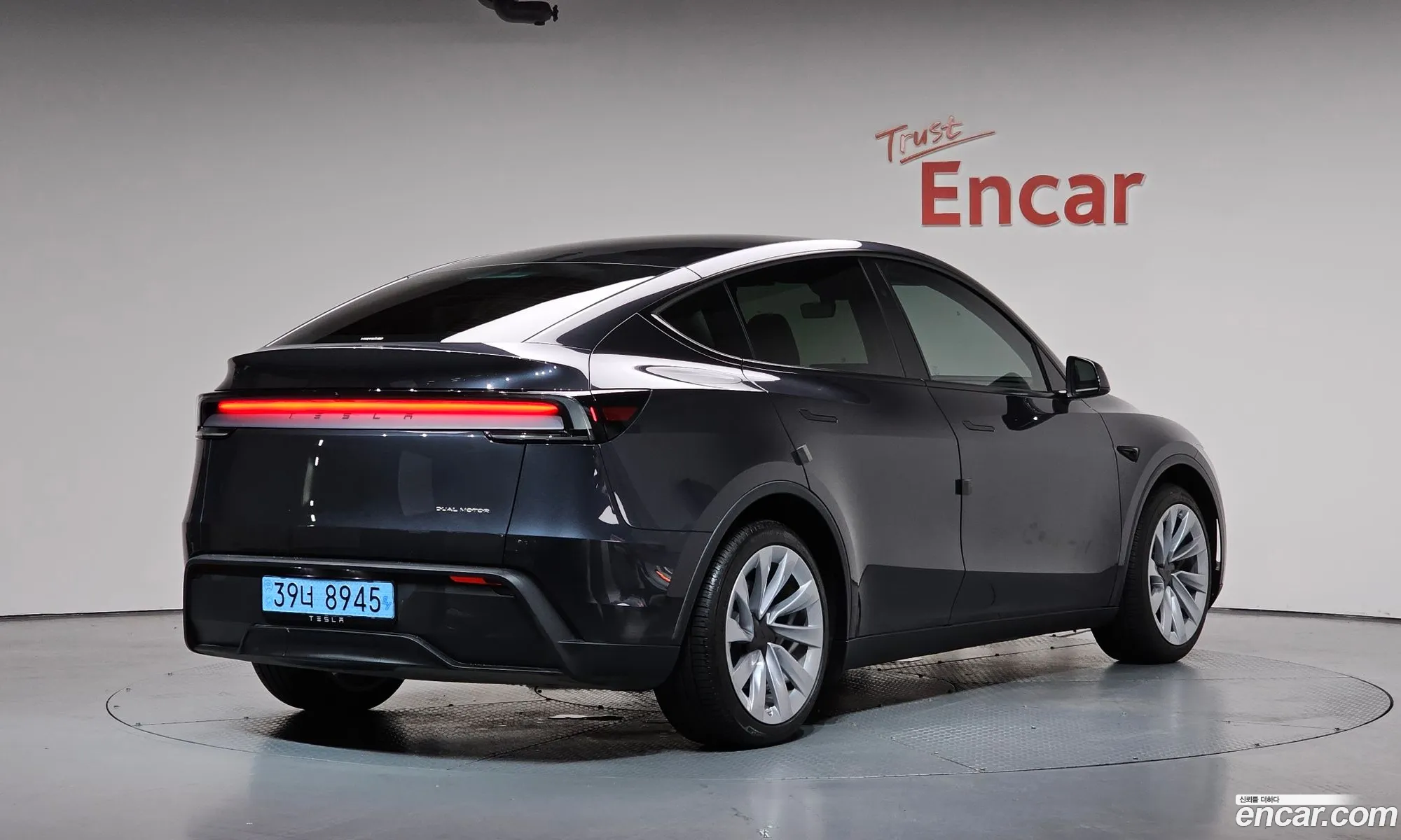 Tesla Model Y 2025 LRWYGCEK7SC077750 — 26