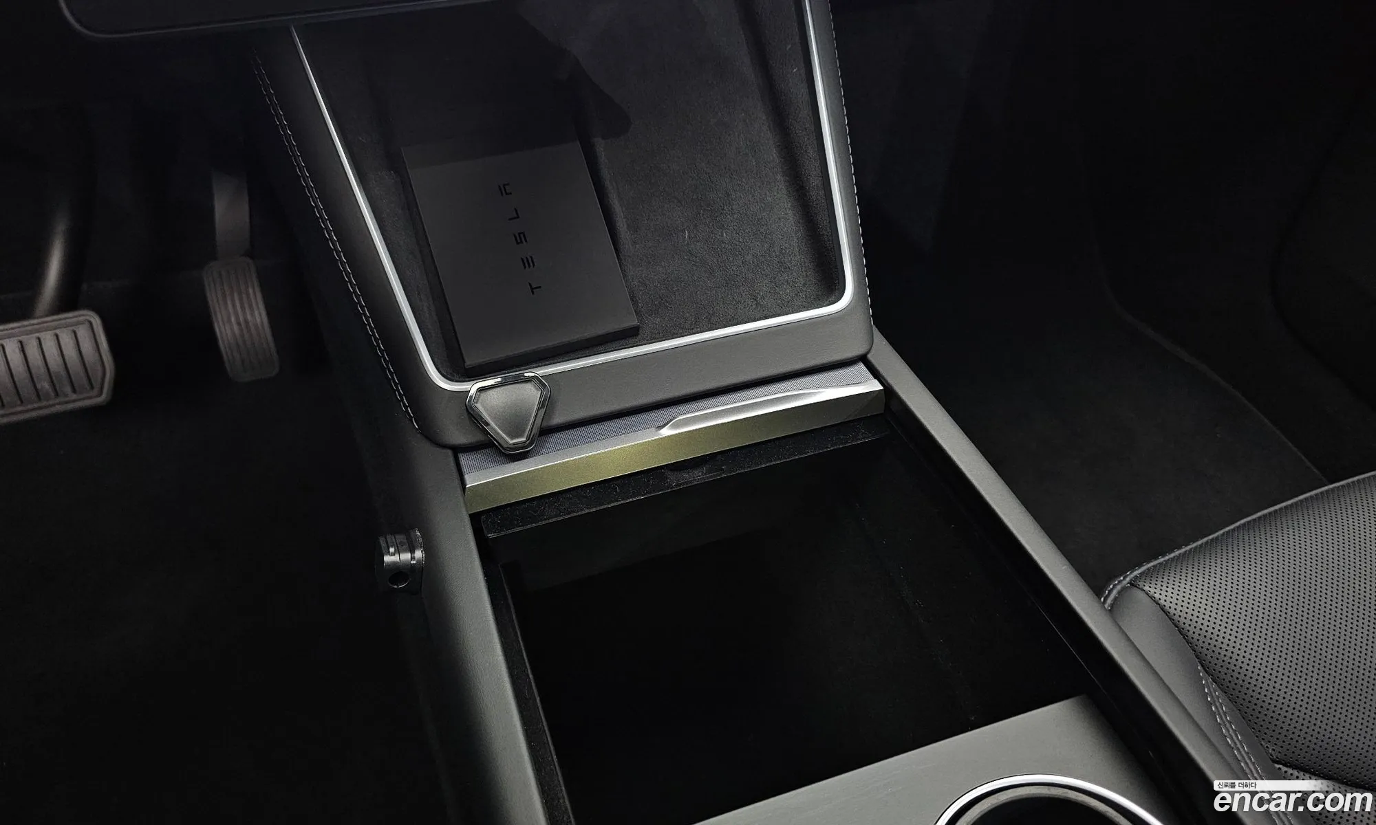 Tesla Model Y 2025 LRWYGCEK7SC077750 — 28