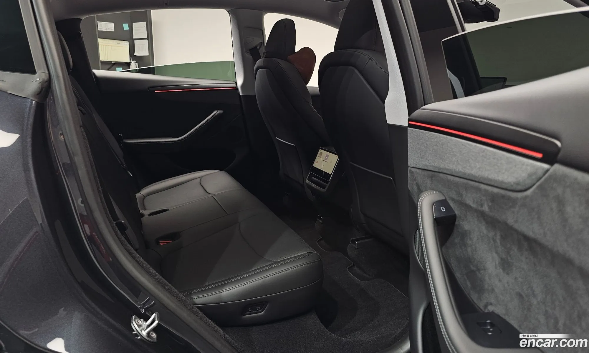Tesla Model Y 2025 LRWYGCEK7SC077750 — 22